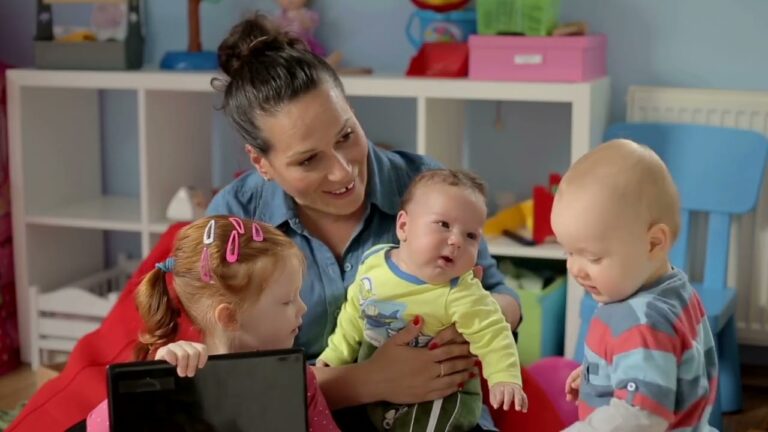 Lady with children at a WIC center in Las Vegas